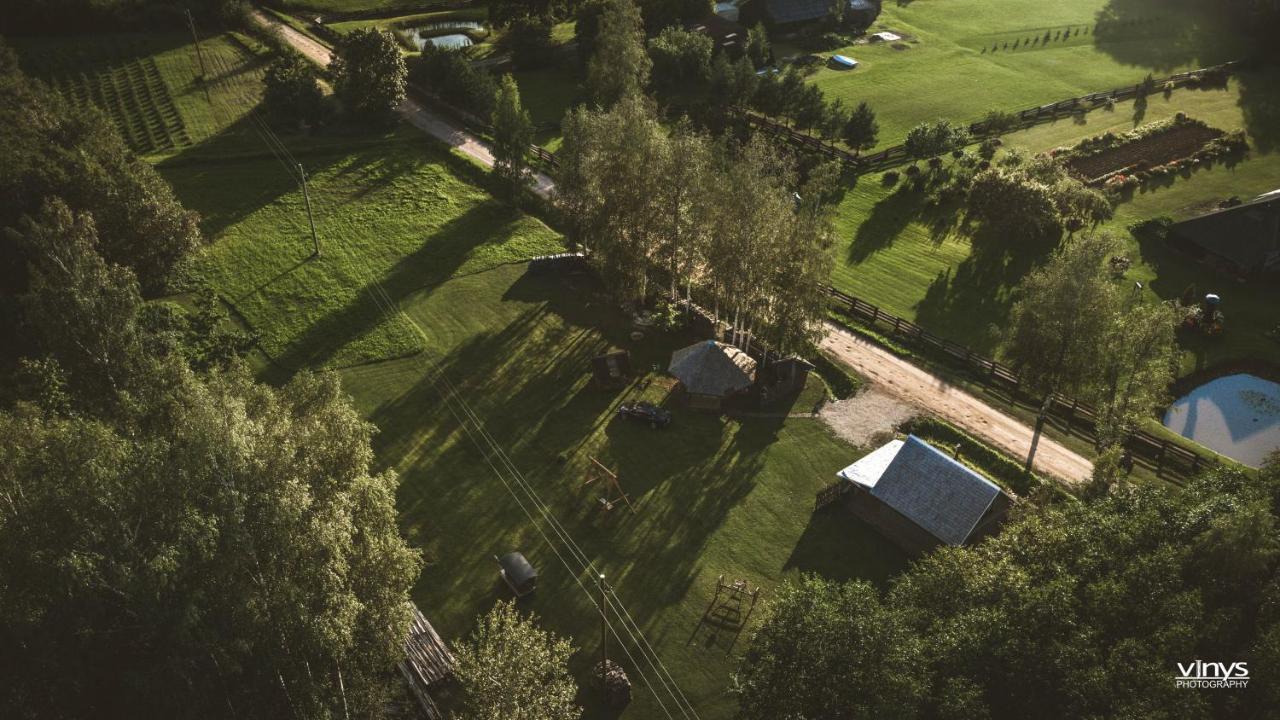 Perkonu Namins Villa Balvi Exteriör bild