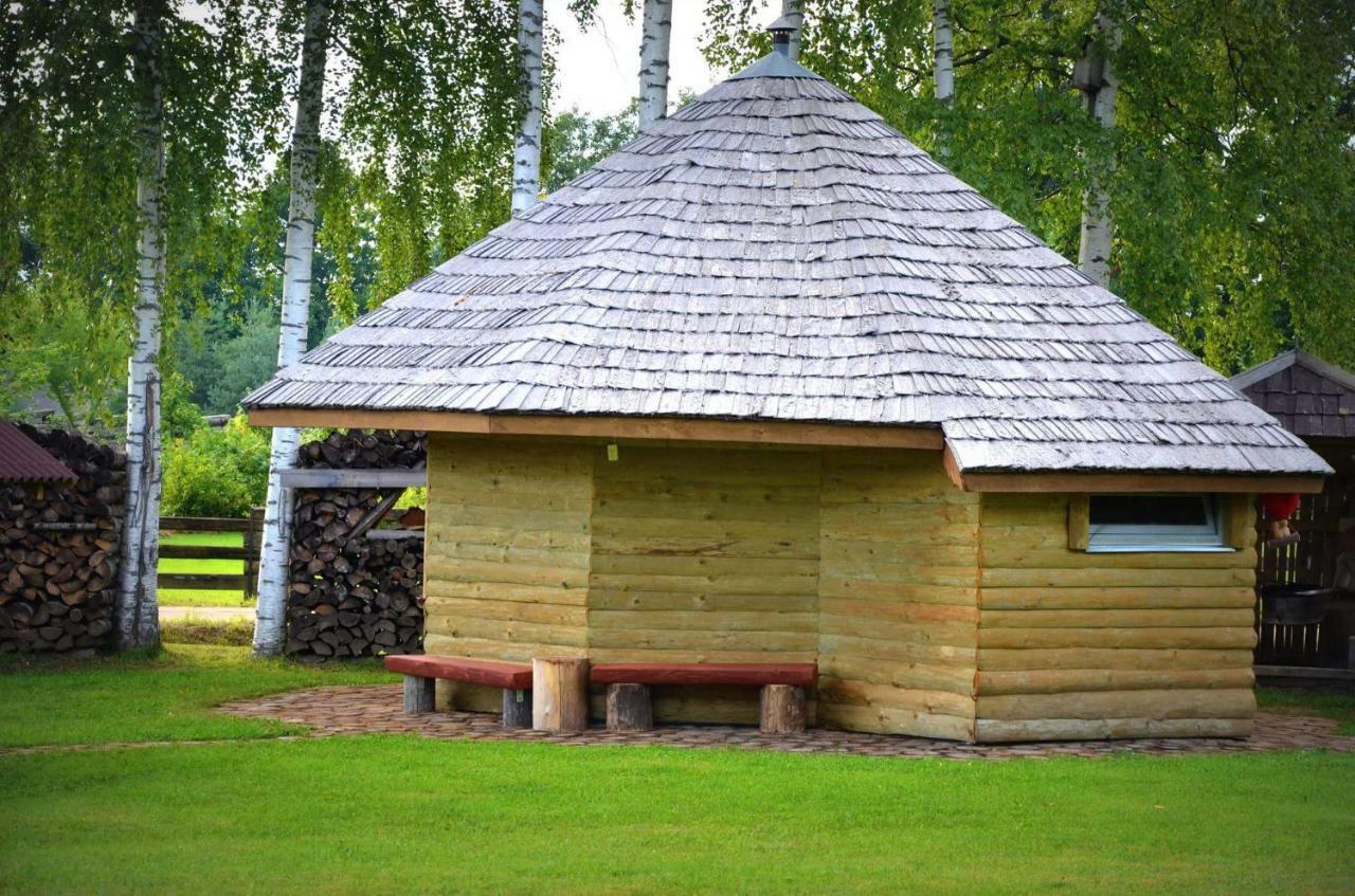 Perkonu Namins Villa Balvi Exteriör bild