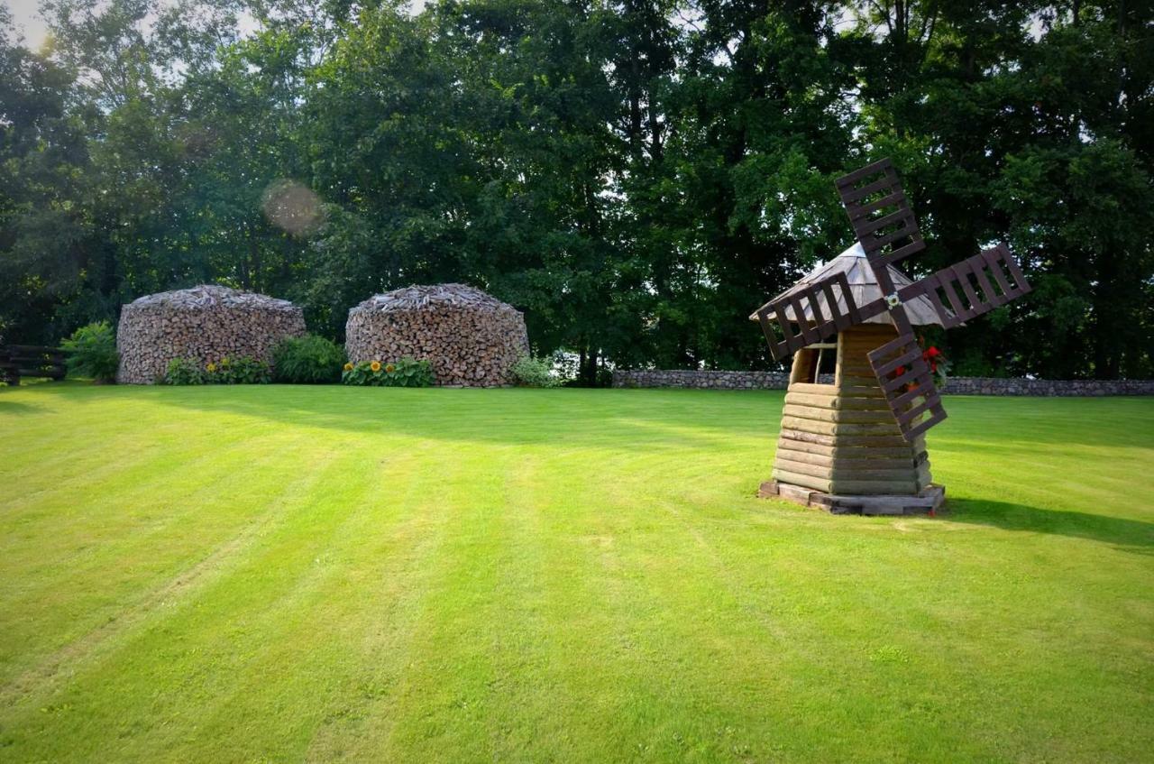 Perkonu Namins Villa Balvi Exteriör bild