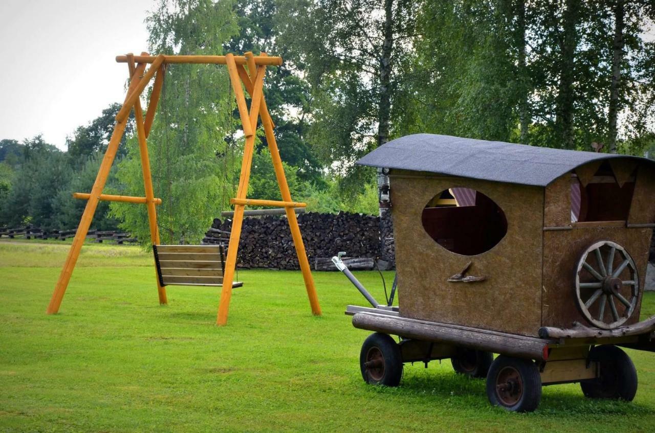 Perkonu Namins Villa Balvi Exteriör bild
